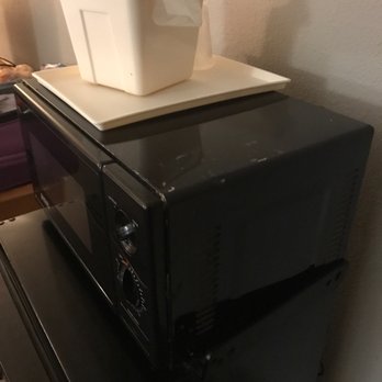 Quality Inn Solomons - Beacon Marina - Old worn microwave - Hotels Near Me - Solomons, Maryland Quality Inn Solomons - Beacon Marina - Old worn microwave - Hotels Near Me - Solomons, Maryland