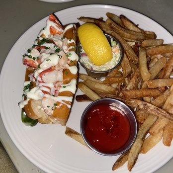 Scales - Lobster roll - Seafood Near Me - Portland, Maine