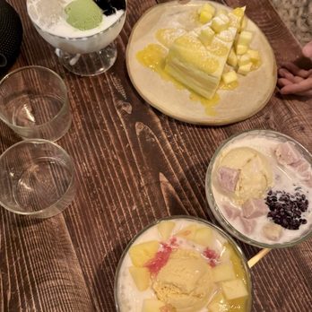 Mango Mango Dessert - Combo D (Top 2 plates) ; A13 (Right) ; A3 (Bottom) - Desserts Near Me - New York, New York Mango Mango Dessert - Combo D (Top 2 plates) ; A13 (Right) ; A3 (Bottom) - Desserts Near Me - New York, New York