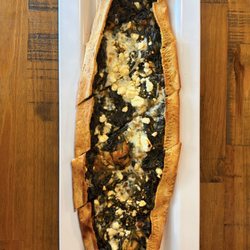 Ispanaklı (spinach) pide.