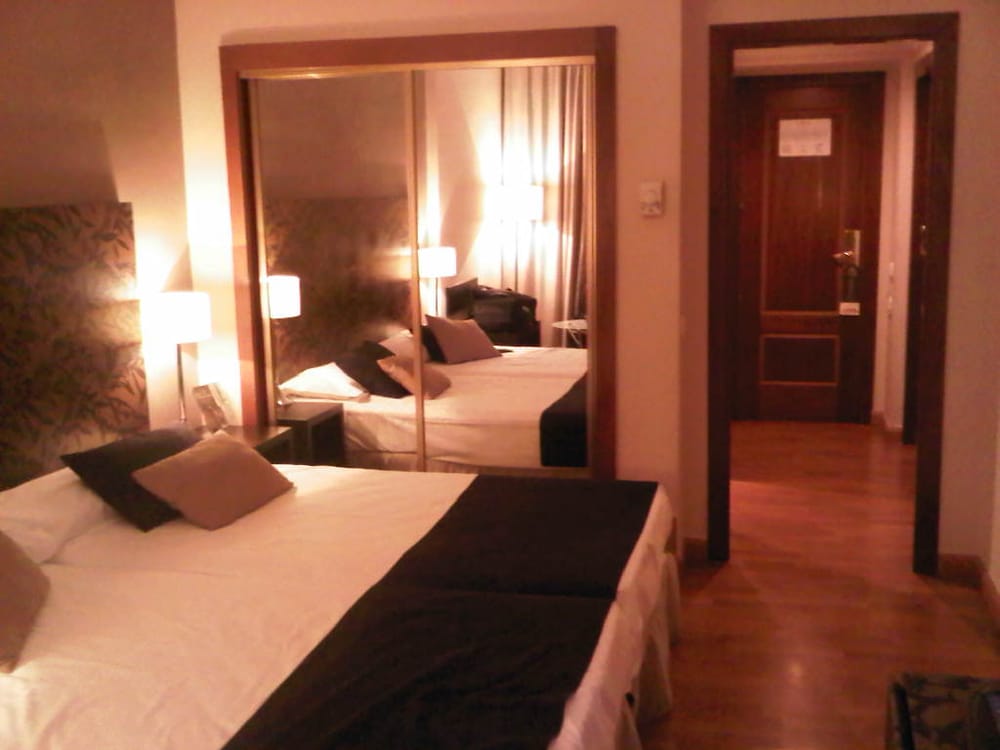 Leonardo Hotel Granada