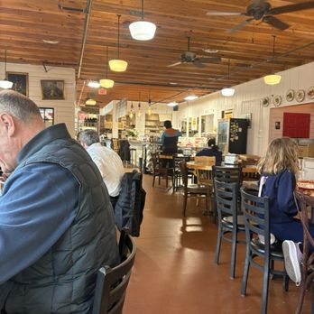 Tasty Pizza - Inside - Pizza Near Me - Omaha, Nebraska