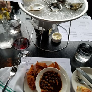 Row 34 - Seaport - Oysters and ceviche - New American Near Me - Boston, Massachusetts