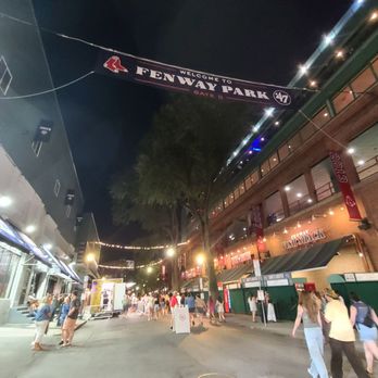 Fenway Park - Stadiums & Arenas Near Me - Boston, Massachusetts Fenway Park - Stadiums & Arenas Near Me - Boston, Massachusetts