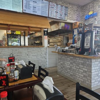Pizza Greco - Dining room - Pizza Near Me - Winston-Salem, North Carolina