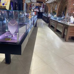 Diamonds International