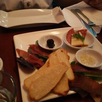 Salmon n' Bannock - Canadian (New) Near Me - Vancouver, British Columbia