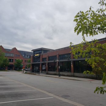 Yard House - COVID-19 means an empty parking lot, but YH still has excellent customer service, food and growler fills during this unprecedented time. - Bars Near Me - Glenview, Illinois Yard House - COVID-19 means an empty parking lot, but YH still has excellent customer service, food and growler fills during this unprecedented time. - Bars Near Me - Glenview, Illinois