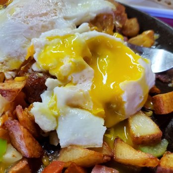 D'licious Caffe - This skillet was bomb! - Waffles Near Me - Reno, Nevada