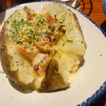 Red Lobster - Seafood Near Me - Bakersfield, California