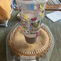 Large taro milk tea w/ tapioca (bubbles/pearls) Pie not included lol Large taro milk tea w/ tapioca (bubbles/pearls) Pie not included lol
