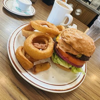 Clark Street Diner - Diner Cheeseburger - Diners Near Me - Los Angeles, California