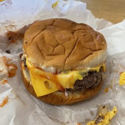 Cheeseburger w/grilled onions Cheeseburger w/grilled onions