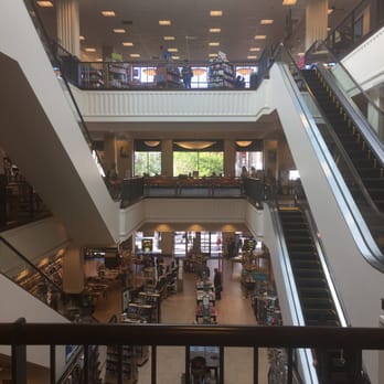 Barnes & Noble - 3 levels - Bookstores Near Me - Glendale, California