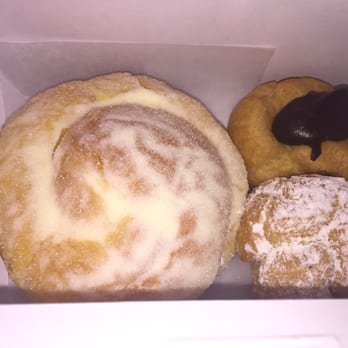Liliha Bakery - Bakeries Near Me - Honolulu, Hawaii