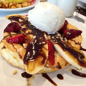 Aloha Kitchen - Caramelized banana chocolate soufflé pancake with ice cream added on top - Breakfast & Brunch Near Me - Honolulu, Hawaii