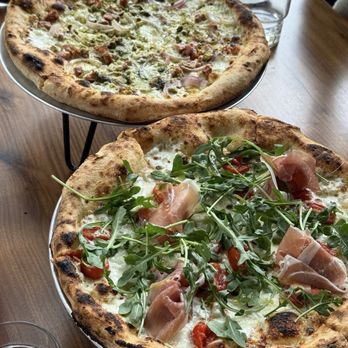 La Pecora Pizzabar - Pizza Near Me - Cleveland, Ohio