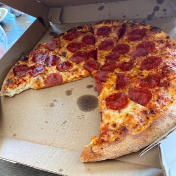 Domino's Pizza - Large, stale reheated pizza - Pizza Near Me - Palmdale, California