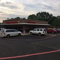 Empire Donuts - The outside of the Empire Donuts!!