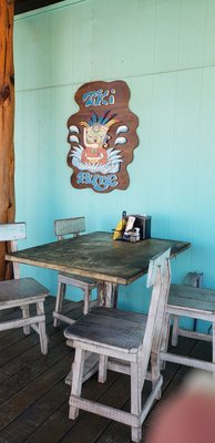 Lelo's Island Bar by null