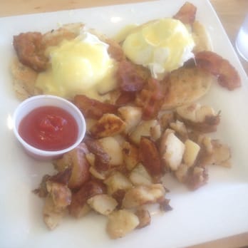 Tuckers - Breakfast & Brunch Near Me - Hooksett, New Hampshire Tuckers - Breakfast & Brunch Near Me - Hooksett, New Hampshire