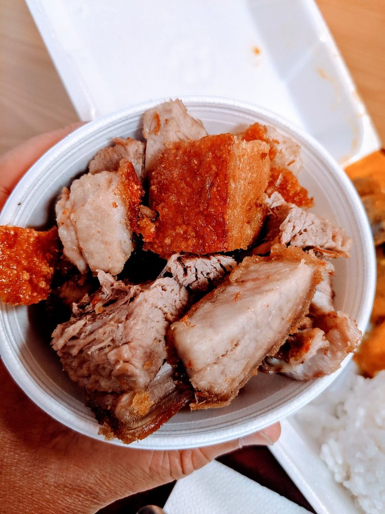 Bahay Kubo Restaurant, Los Angeles Roadtrippers