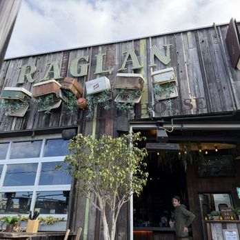 Raglan Public House - Breakfast & Brunch Near Me - San Diego, California