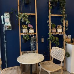 Long Story Short Cafe - Cafe ambience