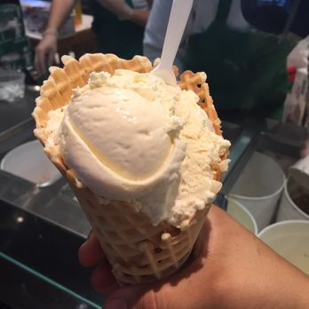 Arethusa Farm Dairy - Delicious vanilla ice cream - Ice Cream & Frozen Yogurt Near Me - Bantam, Connecticut Arethusa Farm Dairy - Delicious vanilla ice cream - Ice Cream & Frozen Yogurt Near Me - Bantam, Connecticut