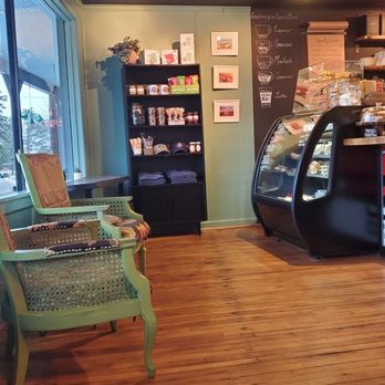 Lake & Latte - Front seating - Coffee & Tea Near Me - Onekama, Michigan Lake & Latte - Front seating - Coffee & Tea Near Me - Onekama, Michigan