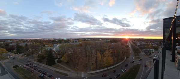 Graduate Rock Bar by null