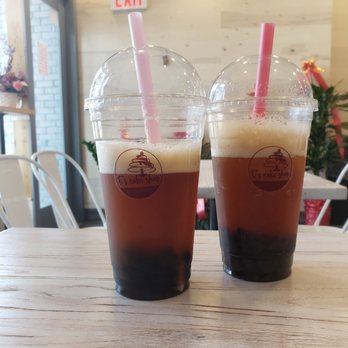 E's Cake Shop - Large lychee black tea with tapioca and large peach black tea with tapioca - Custom Cakes Near Me - Brooklyn, New York