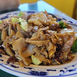 Koong Thong Thai Cuisine - Pad see ewe