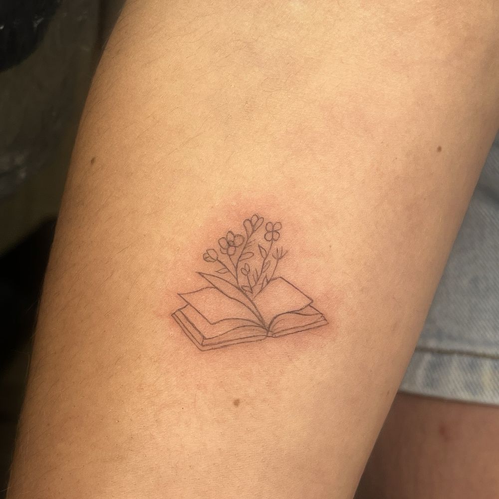 Fine lines tattoo Fine lines tattoo