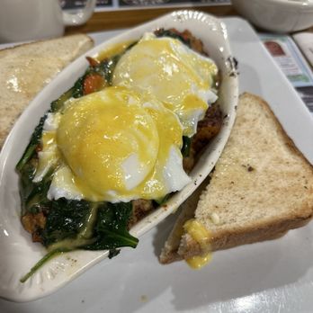 Red's Sandwich Shop - Chorizo hash with pouched eggs. Forgot the menu nomenclature - Sandwiches Near Me - Salem, Massachusetts Red's Sandwich Shop - Chorizo hash with pouched eggs. Forgot the menu nomenclature - Sandwiches Near Me - Salem, Massachusetts