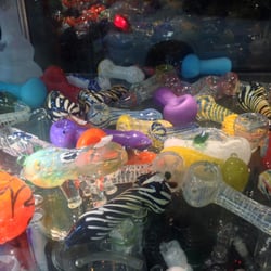 Best Buzz Hookah - A ton of glass pipes!