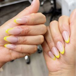 Mia’s Beauty Studio