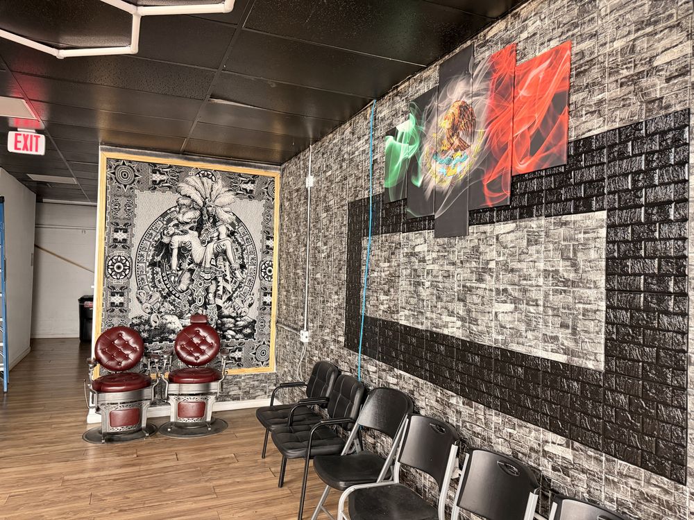 Chavo’s Barbershop Logo