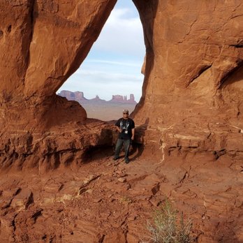 Goulding's Tours - Tear - Bus Tours Near Me - Monument Valley, Utah