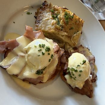 Great Maple - 'Traditional' Biscuit Benedict - New American Near Me - Newport Beach, California Great Maple - 'Traditional' Biscuit Benedict - New American Near Me - Newport Beach, California