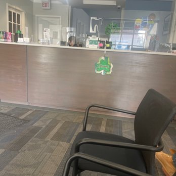 Children's Dental World - front desk - Pediatric Dentists Near Me - Chicago, Illinois Children's Dental World - front desk - Pediatric Dentists Near Me - Chicago, Illinois