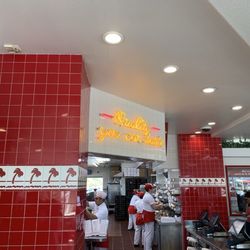 In-N-Out Burger - "That's what a hamburger is allll about"