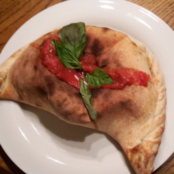 Hotel / Restaurant Sternen - Pizza Calzone zum Mitnehmen - Restaurants Near Me - Räterschen, ZH Hotel / Restaurant Sternen - Pizza Calzone zum Mitnehmen - Restaurants Near Me - Räterschen, ZH