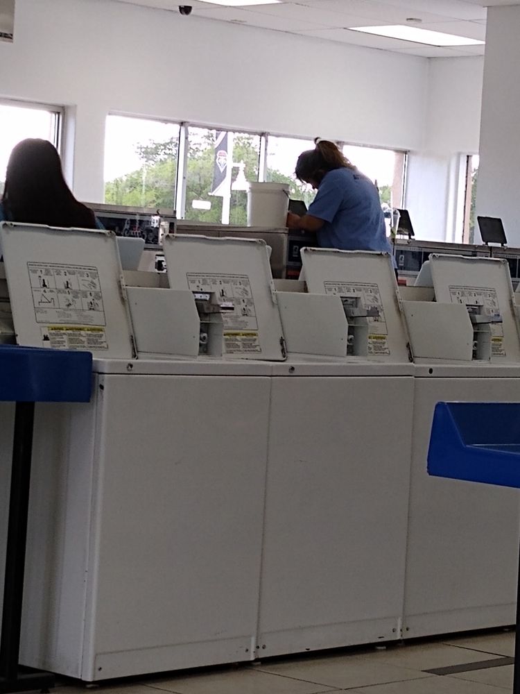 UNIVERSITY LAUNDROMAT 11 Reviews 2626 Central Ave SE, Albuquerque