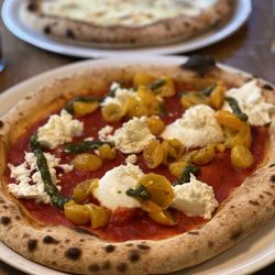 Donato Ristorante Pizzeria - Pizza caprese