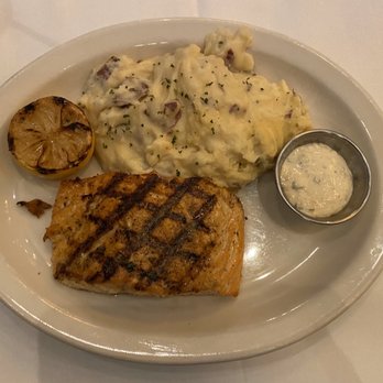 Harry & Izzy's - Grilled Salmon w/ mashed potatoes - Steakhouses Near Me - Indianapolis, Indiana