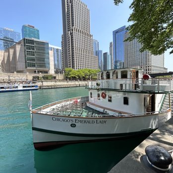 Chicago Architecture Center - River cruise boat - Historical Tours Near Me - Chicago, Illinois