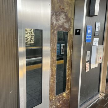 Hayward BART Station - Elevator - Metro Stations Near Me - Hayward, California