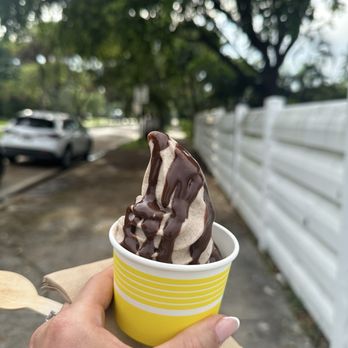 Peel Soft Serve - Salted caramel with chocolate sauce. Everything is VEGAN - Food Trucks Near Me - Miami Shores, Florida Peel Soft Serve - Salted caramel with chocolate sauce. Everything is VEGAN - Food Trucks Near Me - Miami Shores, Florida