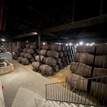 W. & J. Graham & Companhia - Beer, Wine & Spirits Near Me - Vila Nova de Gaia, 13